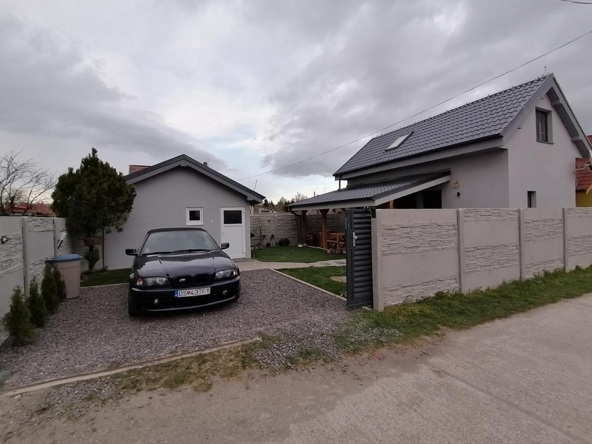 Vikendovy Dom Hlboka Dunajská Streda Exterior foto